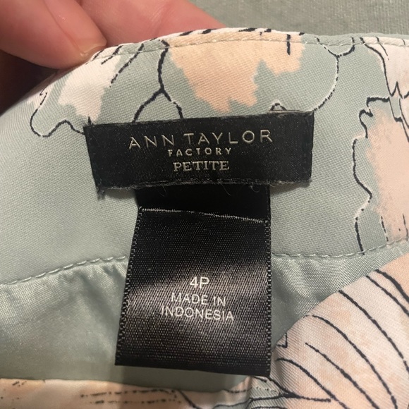 Ann Taylor Factory 4P Skirt - Picture 6 of 8